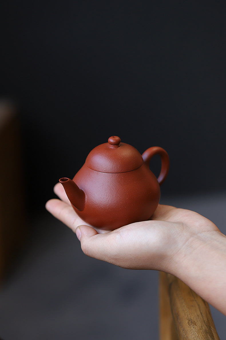 [Chingshui Tang 青水堂] Handmade Yixing Red Zisha Clay Teapot – 130ml Handmade Original Ore Raw Zhuni Pear-Shaped Teapot, Gongfu Tea Brewing Small Yixing Teaware