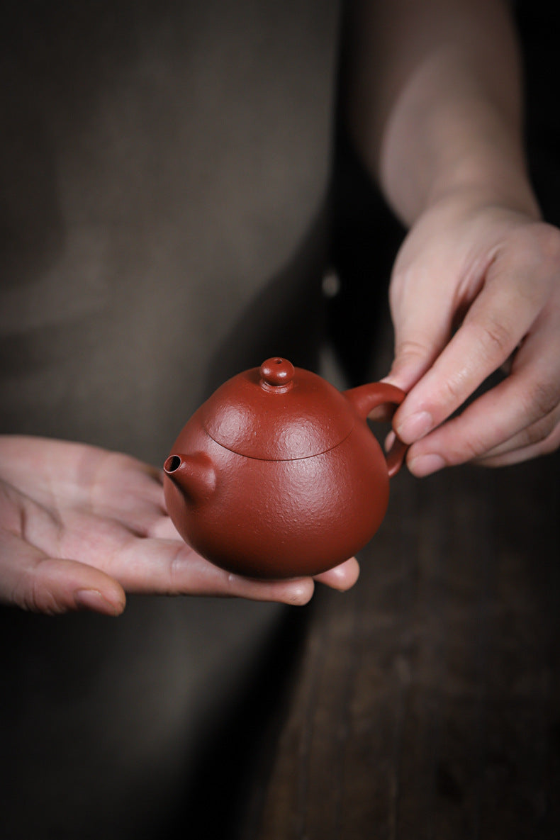 [Chingshui Tang 青水堂] Handmade Yixing Red Zisha Clay Teapot – 150ml Handmade Original Ore Raw Zhuni Clay Wen Dan Style Teapot with Built-in Filter, Small Gongfu Purple Clay Teaware