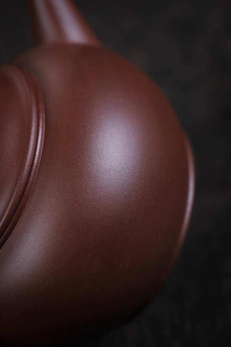 [Chingshui Tang 青水堂] Handmade Yixing Original Ore Purple Zisha Clay Teapot – 260ml Large Shui Ping Teapot with Built-in Filter for Home Brewing