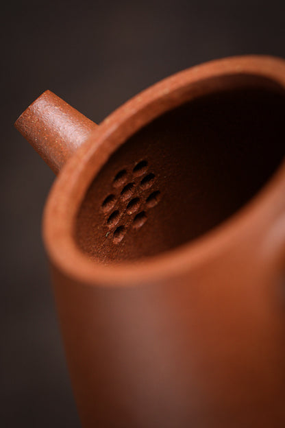 [Chingshui Tang 青水堂] Handmade Yixing Zisha Sandy Purple Clay Teapot 150ml – Original Ore Golden Jiangpo Clay Gaoshi Piao Teapot, Lightweight Body for Gongfu Tea Brewing