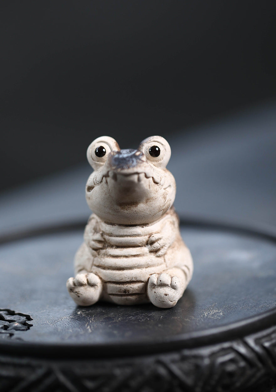 Gohobi Handmade Ceramic YiXing Clay Seating Crocodile Ornament Tea pet