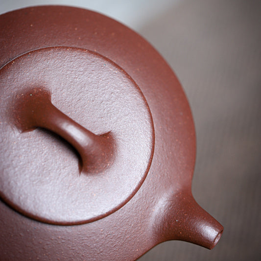 [Chingshui Tang 青水堂] Handmade Yixing Zisha Sandy Purple Clay Teapot – 90ml Handmade Original Ore Jiangpo Clay Bowl-Shaped Thin Body Teapot with Built-in Filter, Small Gongfu Teaware
