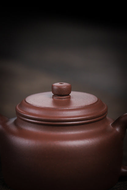[Chingshui Tang 青水堂] Handmade Yixing Purple Zisha Clay Dezhong Teapot 150ml – Original Ore Teapot with Built-In Filter for Gongfu Tea and Home Brewing