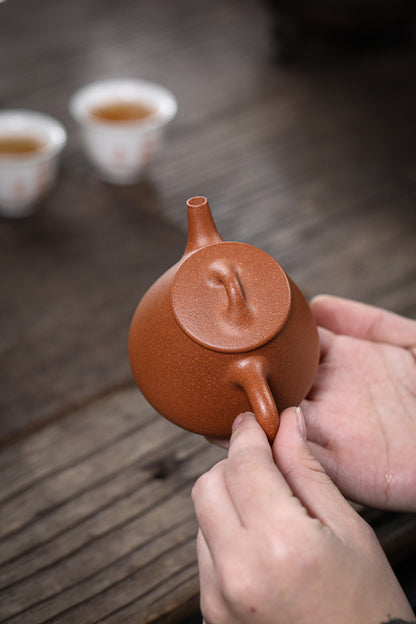 [Chingshui Tang 青水堂] Handmade Yixing Zisha Sandy Purple Clay Teapot 150ml – Original Ore Golden Jiangpo Clay Gaoshi Piao Teapot, Lightweight Body for Gongfu Tea Brewing