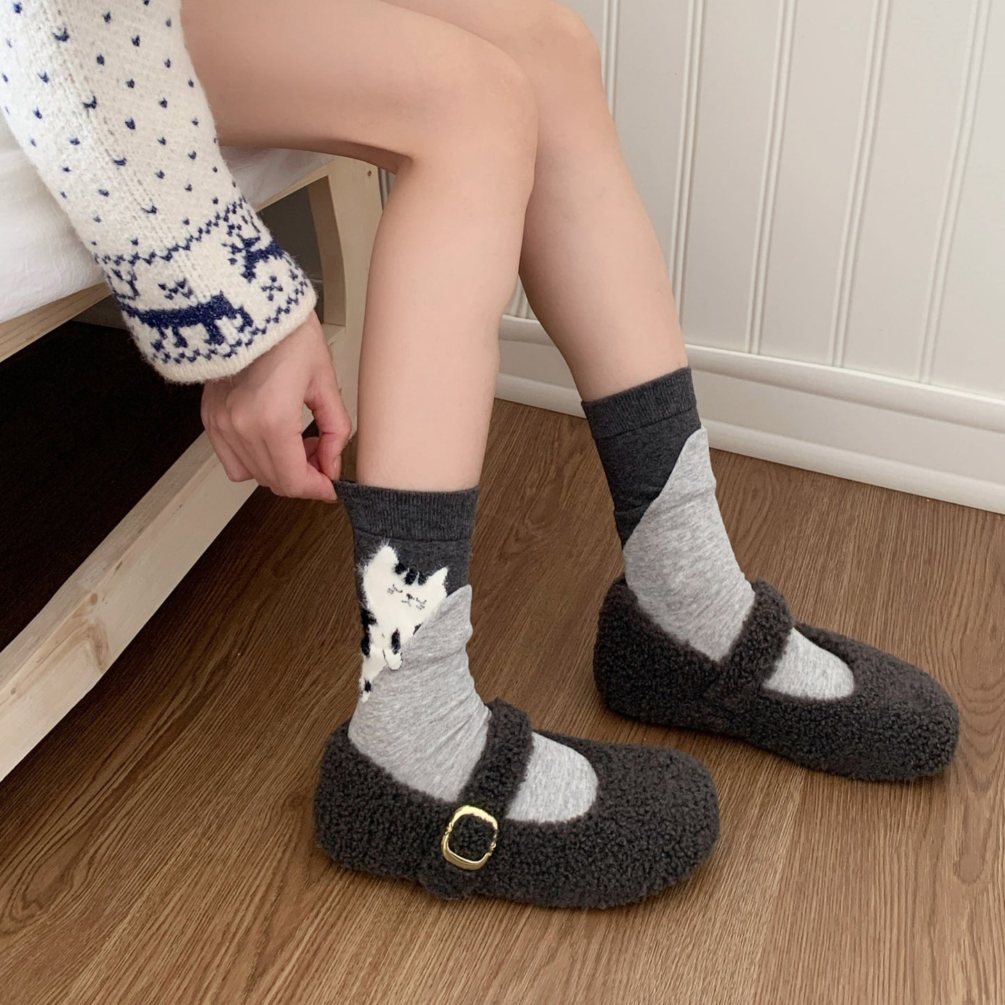 Gohobi Original Flocked Cat Design Mid-Calf Socks