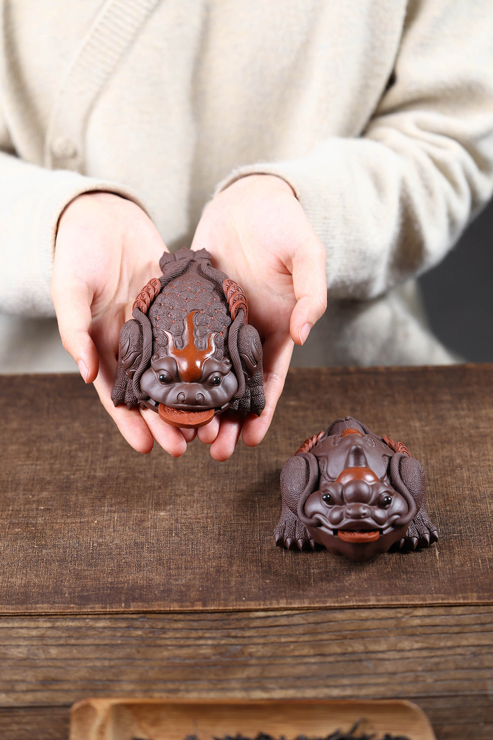 Gohobi Yixing Purple Clay Flame Golden Toad Tea Pet – Handmade Lucky Three-Legged Toad Ornament