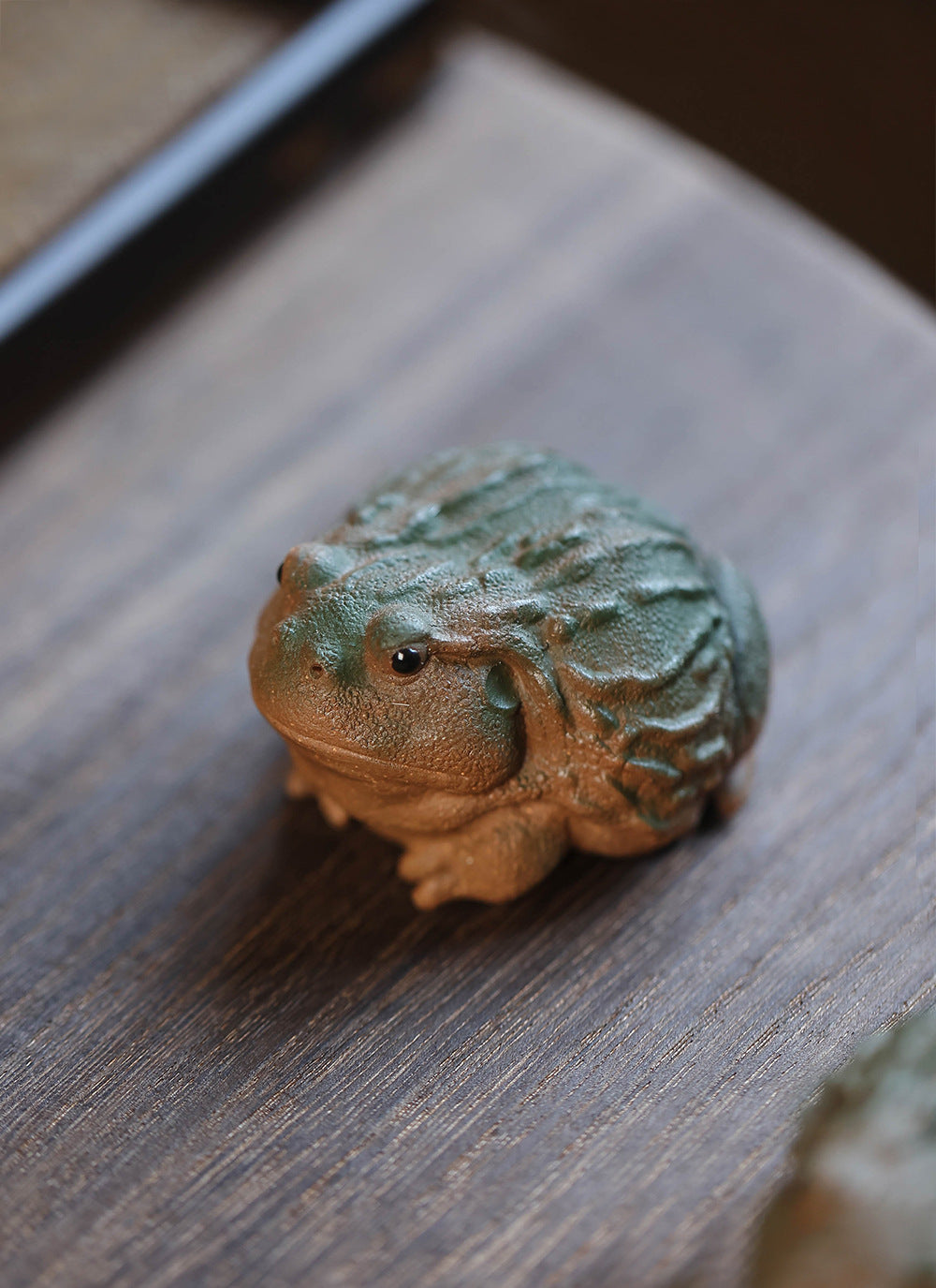 Gohobi Handmade Ceramic YiXing Clay Toad Ornament Tea pet