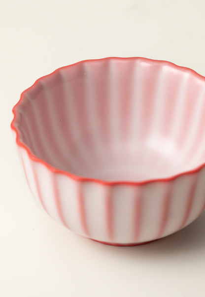 Gohobi Lying Pig Teacup (Tea coaster is sold separately)