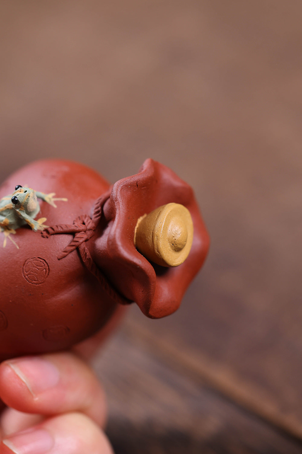 Gohobi Yixing Purple Clay Money Bag Frog Tea Pet – Handmade Lucky Ornament