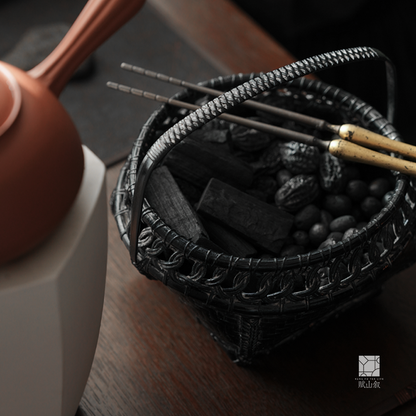 [賦山敘 x Gohobi] Handwoven Double-Layer Bamboo Charcoal Basket – Japanese-Style Aged Finish with Lacquered Ash Holder for Teaware Rituals