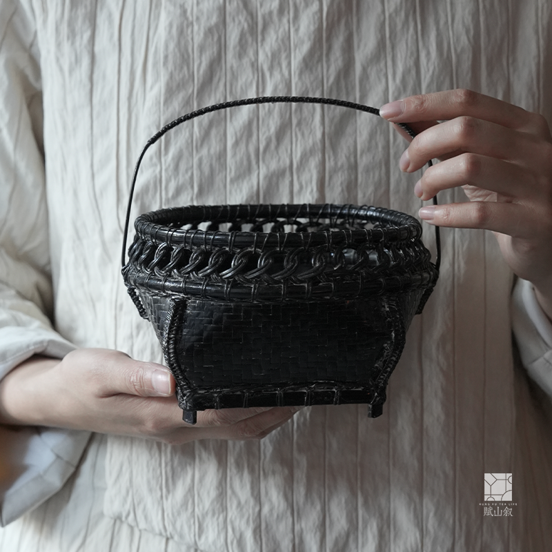 [賦山敘 x Gohobi] Handwoven Double-Layer Bamboo Charcoal Basket – Japanese-Style Aged Finish with Lacquered Ash Holder for Teaware Rituals