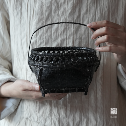 [賦山敘 x Gohobi] Handwoven Double-Layer Bamboo Charcoal Basket – Japanese-Style Aged Finish with Lacquered Ash Holder for Teaware Rituals