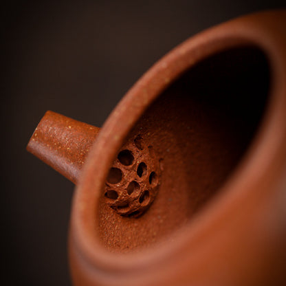 [Chingshui Tang 青水堂] Handmade Yixing Zisha Sandy Purple Clay Teapot – 120ml Original Ore Jin Jiangpo Clay, Handmade Thin Body with Built-in Filter, Da Bin Huai Yue Style Small Gongfu Teapot