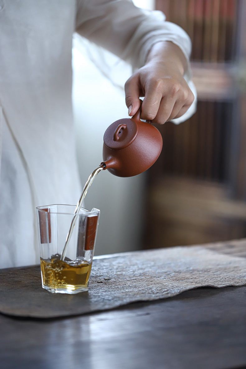 [Chingshui Tang 青水堂] Handmade Yixing Zisha Sandy Purple Clay Teapot – 120ml Handmade Original Ore Jiangpo Clay Shih Piao Style Thin-Walled Teapot, Ideal for Gongfu Tea and Gift Set, Suitable for Da Hong Pao