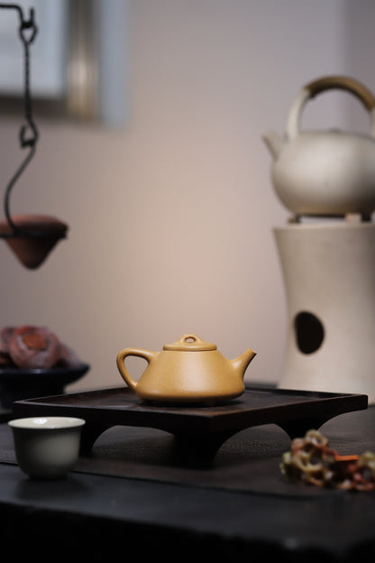 [Chingshui Tang 青水堂] Handmade Yixing Yellow Zisha Clay Teapot – 140ml Original Ore Huangjin Duan (Golden Duan) Clay Shih Piao Teapot, Thin-Walled Gongfu Purple Clay Teaware