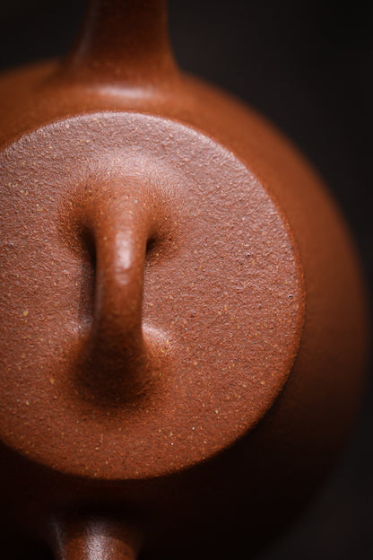 [Chingshui Tang 青水堂] Handmade Yixing Zisha Sandy Purple Clay Teapot 150ml – Original Ore Golden Jiangpo Clay Gaoshi Piao Teapot, Lightweight Body for Gongfu Tea Brewing