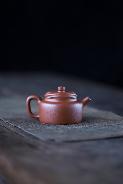 [Chingshui Tang 青水堂] Handmade Yixing Original Ore Sandy Purple Clay "Dezhong" Teapot – 150ml Zen-Inspired Home Brewing Teapot with Built-in Filter