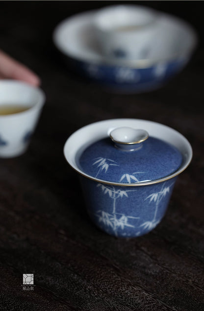 [賦山敘 x Gohobi] “Qingping Yue” Splash-Blue Carved Gaiwan – Bamboo Pattern Double-Walled Ceramic Gongfu Tea Bowl