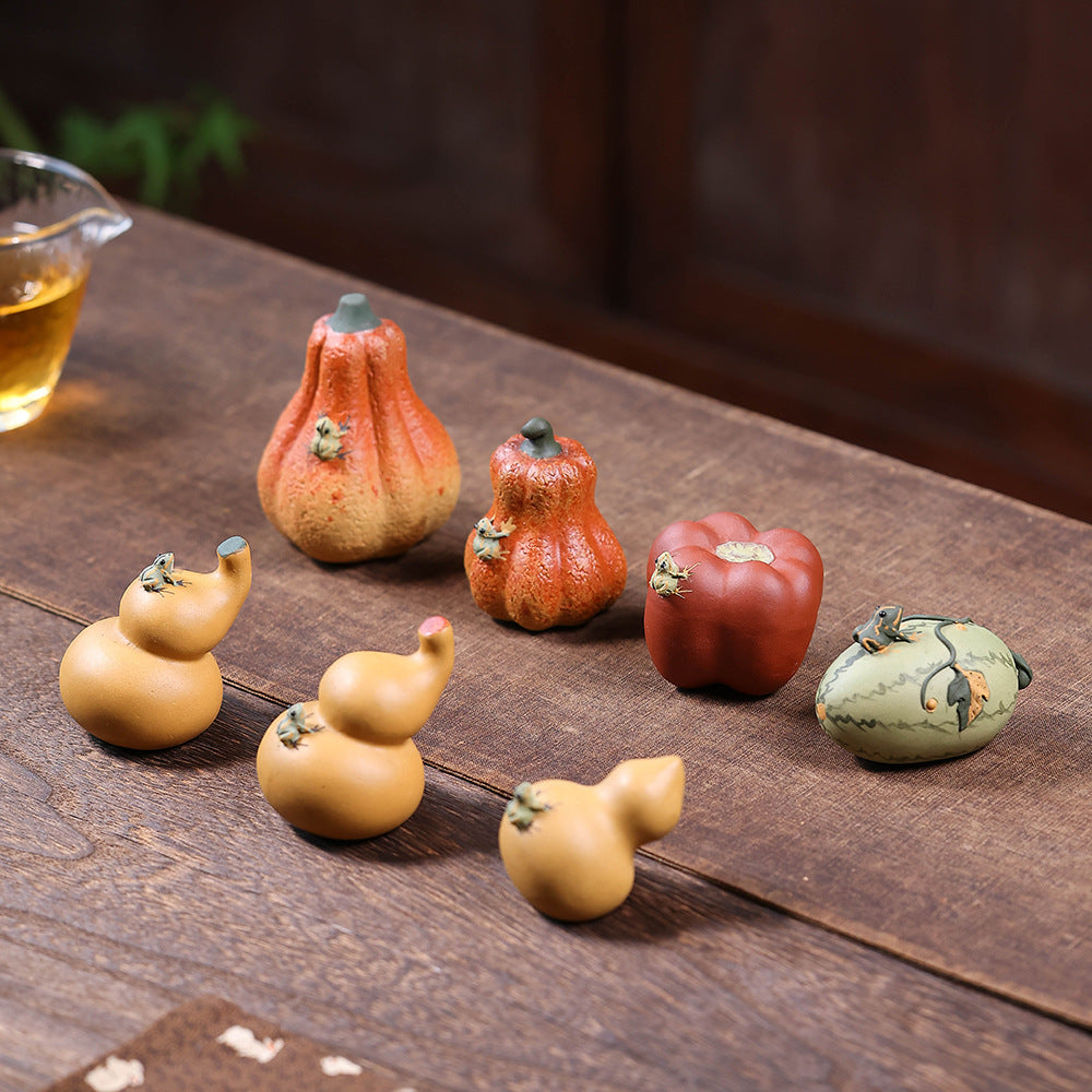 Gohobi Yixing Purple Clay Gourd Frog Tea Pet – Handmade Water-Spraying Ornament