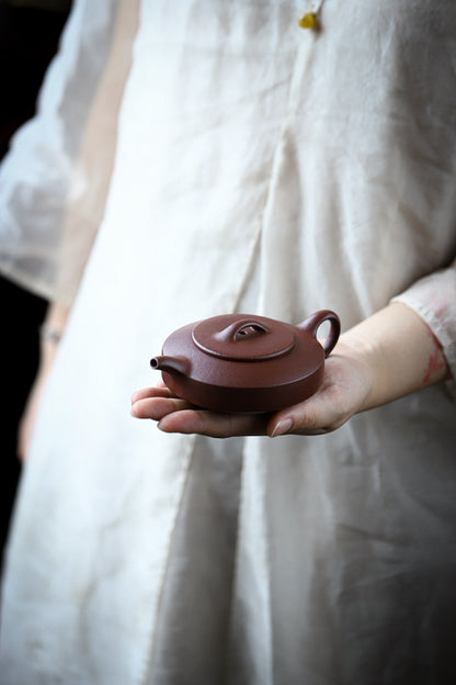 [Chingshui Tang 青水堂] Handmade Yixing Zisha Sandy Purple Clay Teapot – 90ml Handmade Original Ore Jiangpo Clay Bowl-Shaped Thin Body Teapot with Built-in Filter, Small Gongfu Teaware