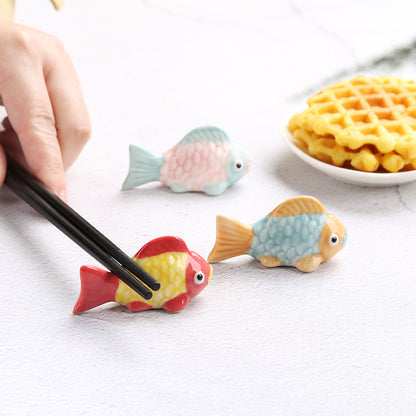 Gohobi Colourful Goldfish Chopstick Rest