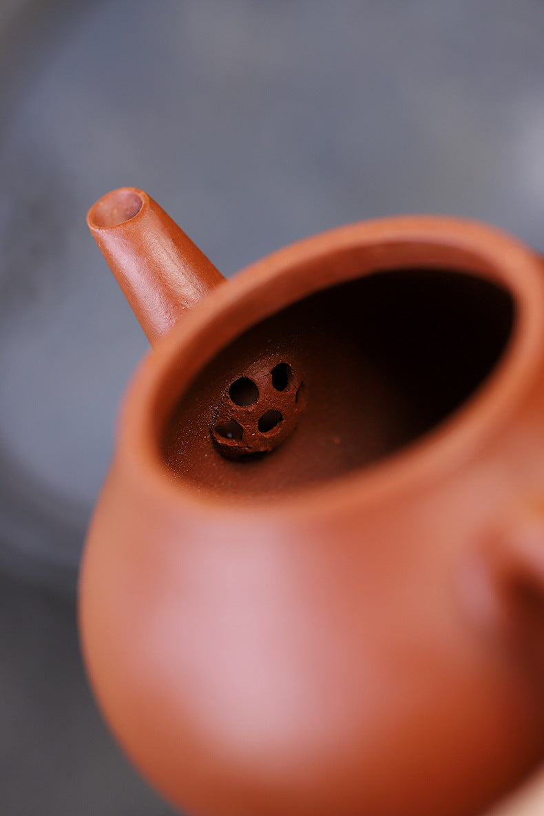 [Chingshui Tang 青水堂] Handmade Yixing Red Zisha Clay Teapot – 130ml Handmade Original Ore Raw Zhuni Pear-Shaped Teapot, Gongfu Tea Brewing Small Yixing Teaware