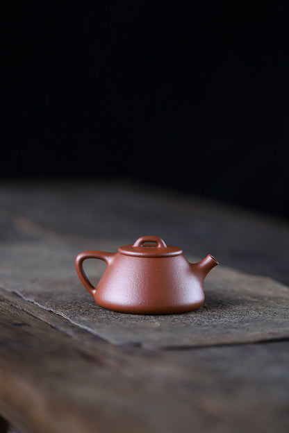 [Chingshui Tang 青水堂] Handmade Yixing Zisha Sandy Purple Clay Teapot – 120ml Handmade Original Ore Jiangpo Clay Shih Piao Style Thin-Walled Teapot, Ideal for Gongfu Tea and Gift Set, Suitable for Da Hong Pao