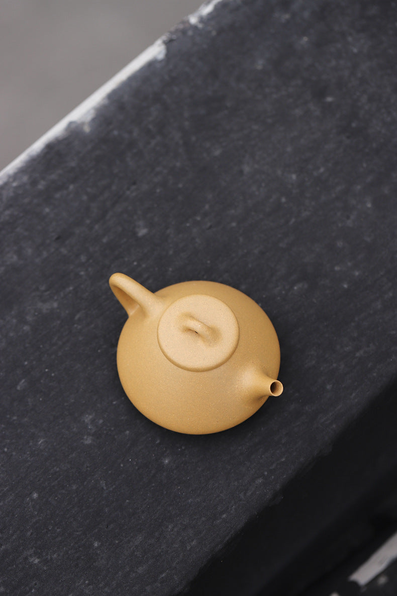 [Chingshui Tang 青水堂] Handmade Yixing Yellow Zisha Clay Teapot – 140ml Original Ore Huangjin Duan (Golden Duan) Clay Shih Piao Teapot, Thin-Walled Gongfu Purple Clay Teaware