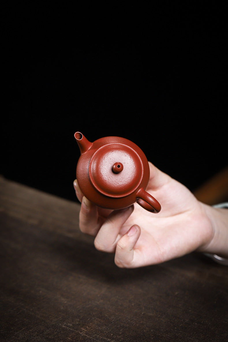 [Chingshui Tang 青水堂] Handemade Yixing Red Zisha Clay Teapot – 100ml Original Ore Zhuni, Traditional Weng-Style, Thin Body, Built-in Filter, Handmade Gongfu Teapot