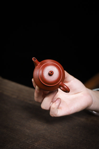 [Chingshui Tang 青水堂] Handemade Yixing Red Zisha Clay Teapot – 100ml Original Ore Zhuni, Traditional Weng-Style, Thin Body, Built-in Filter, Handmade Gongfu Teapot