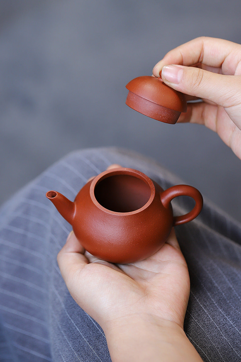 [Chingshui Tang 青水堂] Handmade Yixing Red Zisha Clay Teapot – 130ml Handmade Original Ore Raw Zhuni Pear-Shaped Teapot, Gongfu Tea Brewing Small Yixing Teaware