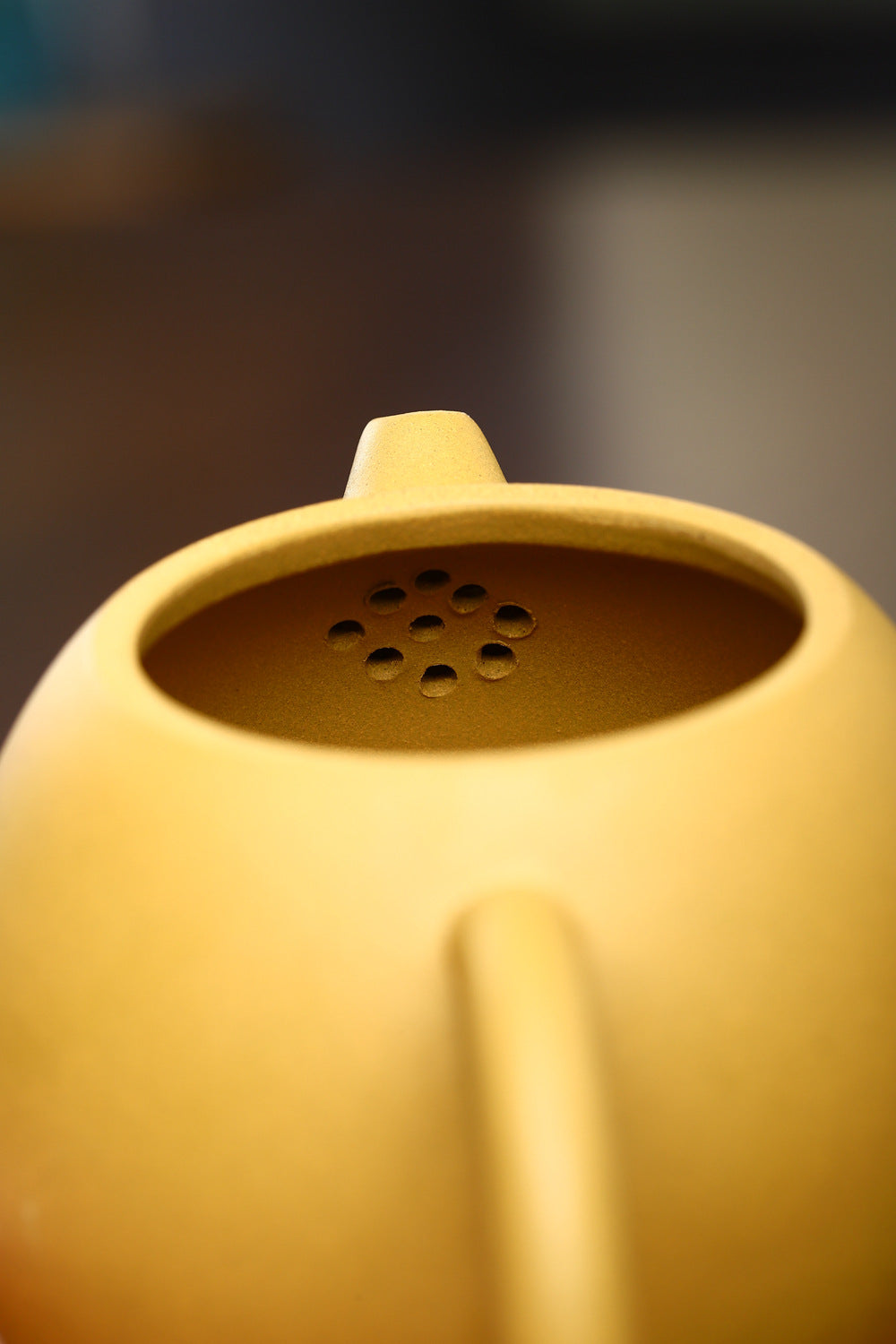 Théière en argile dorée de Yixing Gohobi en forme d'œuf de dragon