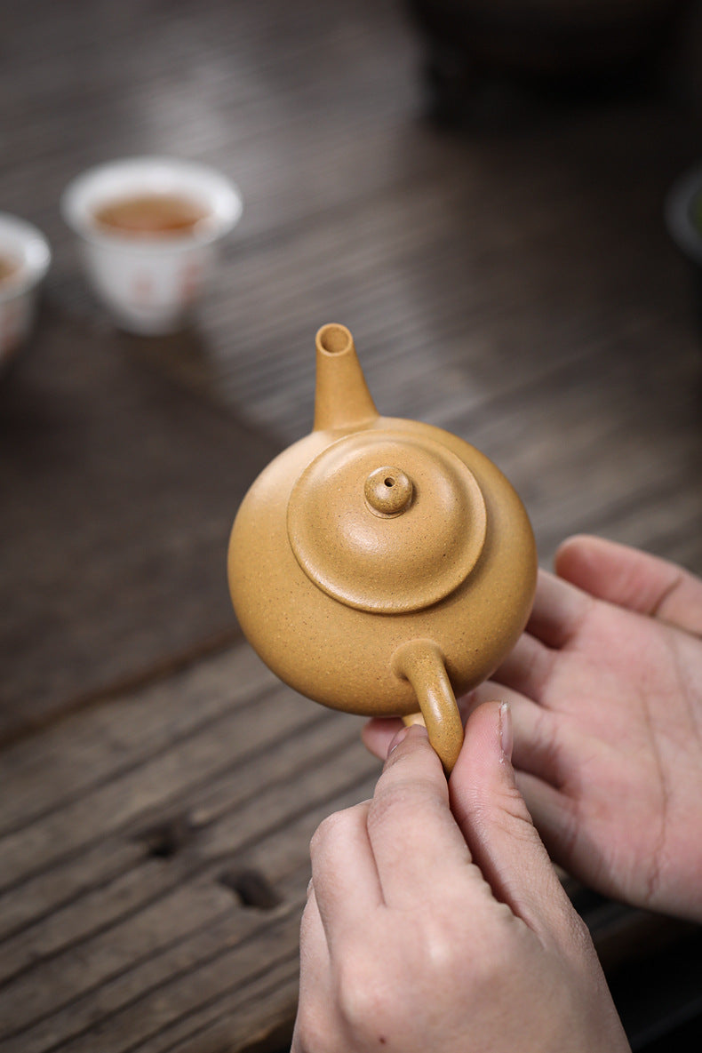 [Chingshui Tang 青水堂] Handmade Yixing Yellow Zisha Clay Teapot 120ml – Original Ore Huangjin Duan Clay Bala Shui Ping Teapot for Gongfu Tea Brewing