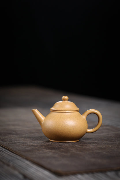[Chingshui Tang 青水堂] Handmade Yixing Yellow Zisha Clay Teapot 120ml – Original Ore Huangjin Duan Clay Bala Shui Ping Teapot for Gongfu Tea Brewing