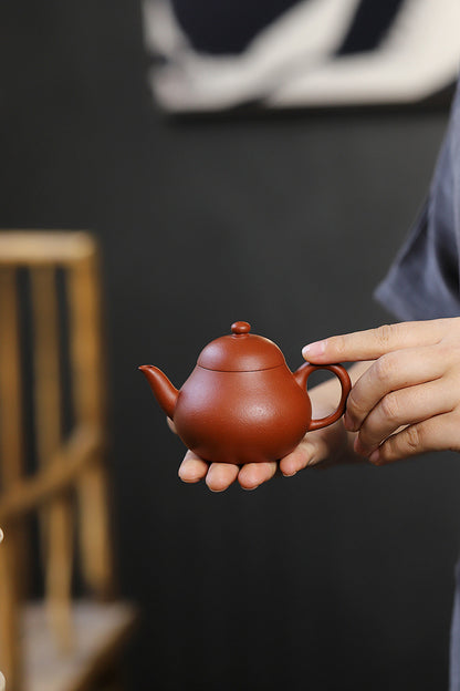 [Chingshui Tang 青水堂] Handmade Yixing Red Zisha Clay Teapot – 130ml Handmade Original Ore Raw Zhuni Pear-Shaped Teapot, Gongfu Tea Brewing Small Yixing Teaware
