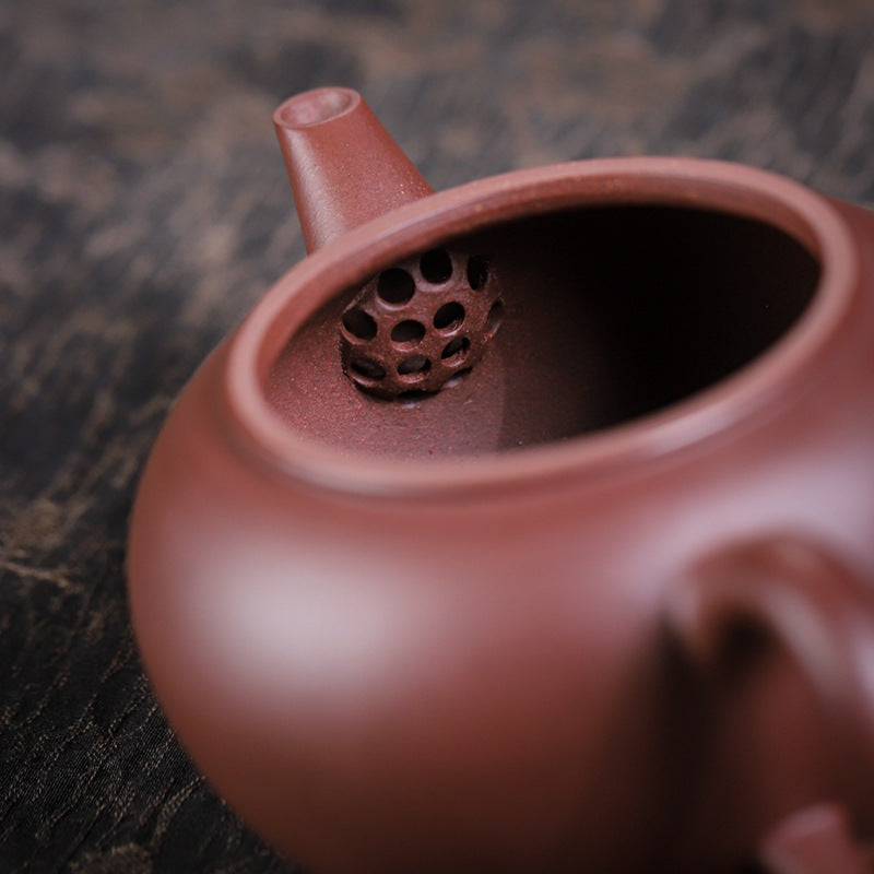 [Chingshui Tang 青水堂] Handmade Yixing Original Ore Purple Zisha Clay Teapot – 260ml Large Shui Ping Teapot with Built-in Filter for Home Brewing