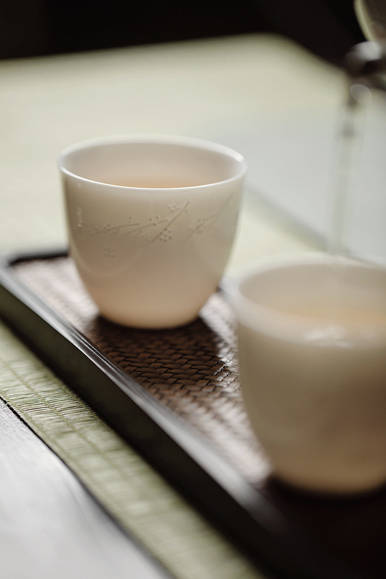 Gohobi Handmade White Porcelain Hand-embossed Ceramic Tea Cup