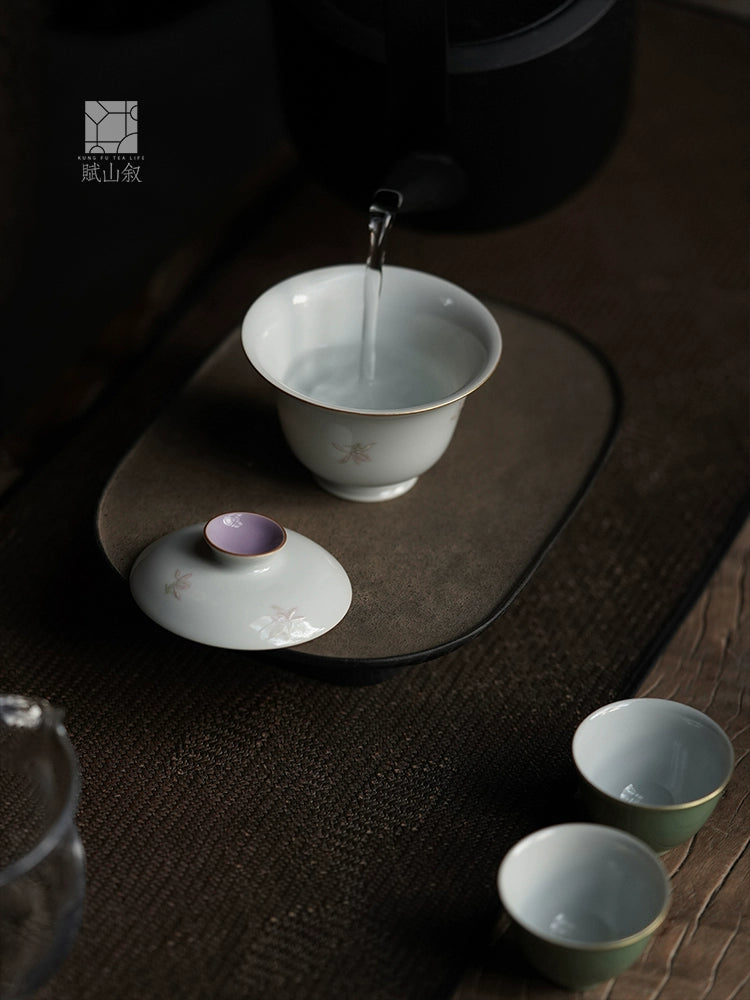 [賦山敘 x Gohobi] “Dusky Purple Orchid” Gaiwan – Handmade Jingdezhen Ceramic Tea Bowl with Heat-Resistant Design
