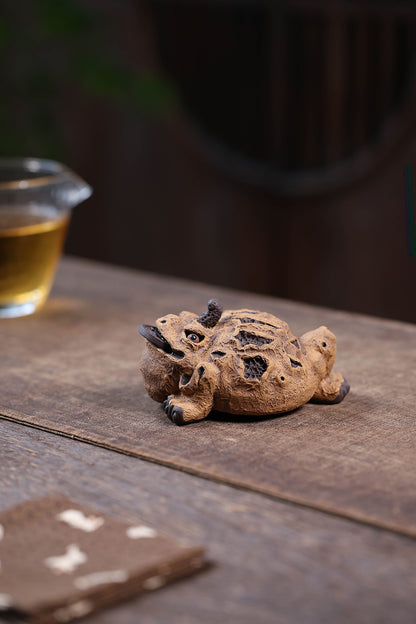 Gohobi Yixing Purple Clay Three-Legged Golden Toad Tea Pet – Handmade Lucky Ornament
