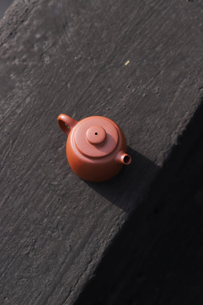 [Chingshui Tang 青水堂] Handmade Yixing Zisha Sandy Purple Clay Teapot – 100ml Handmade Jiangpo Clay Xiao Julun (Small Giant Wheel) Style Teapot, Thin-Walled Small Gongfu Teapot with Built-in Filter