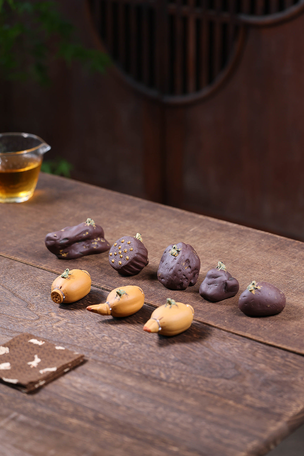 Gohobi Yixing Purple Clay Lotus Frog Tea Pet – Handmade Water-Spraying Lucky Ornament