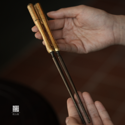 [賦山敘 x Gohobi] Handcrafted Extended Brass Charcoal Tongs – Heat-Resistant with Gilded Design, Tea Stove Accessory