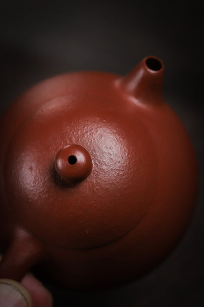 [Chingshui Tang 青水堂] Handmade Yixing Red Zisha Clay Teapot – 150ml Handmade Original Ore Raw Zhuni Clay Wen Dan Style Teapot with Built-in Filter, Small Gongfu Purple Clay Teaware