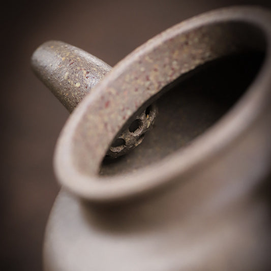 [Chingshui Tang 青水堂] Handmade Yixing Zisha Sandy Purple Clay Teapot – 150ml Original Ore Qing Jiangpo Clay Duoqiu Teapot, Handmade Gongfu Tea Teapot with Built-in Filter for Home Brewing