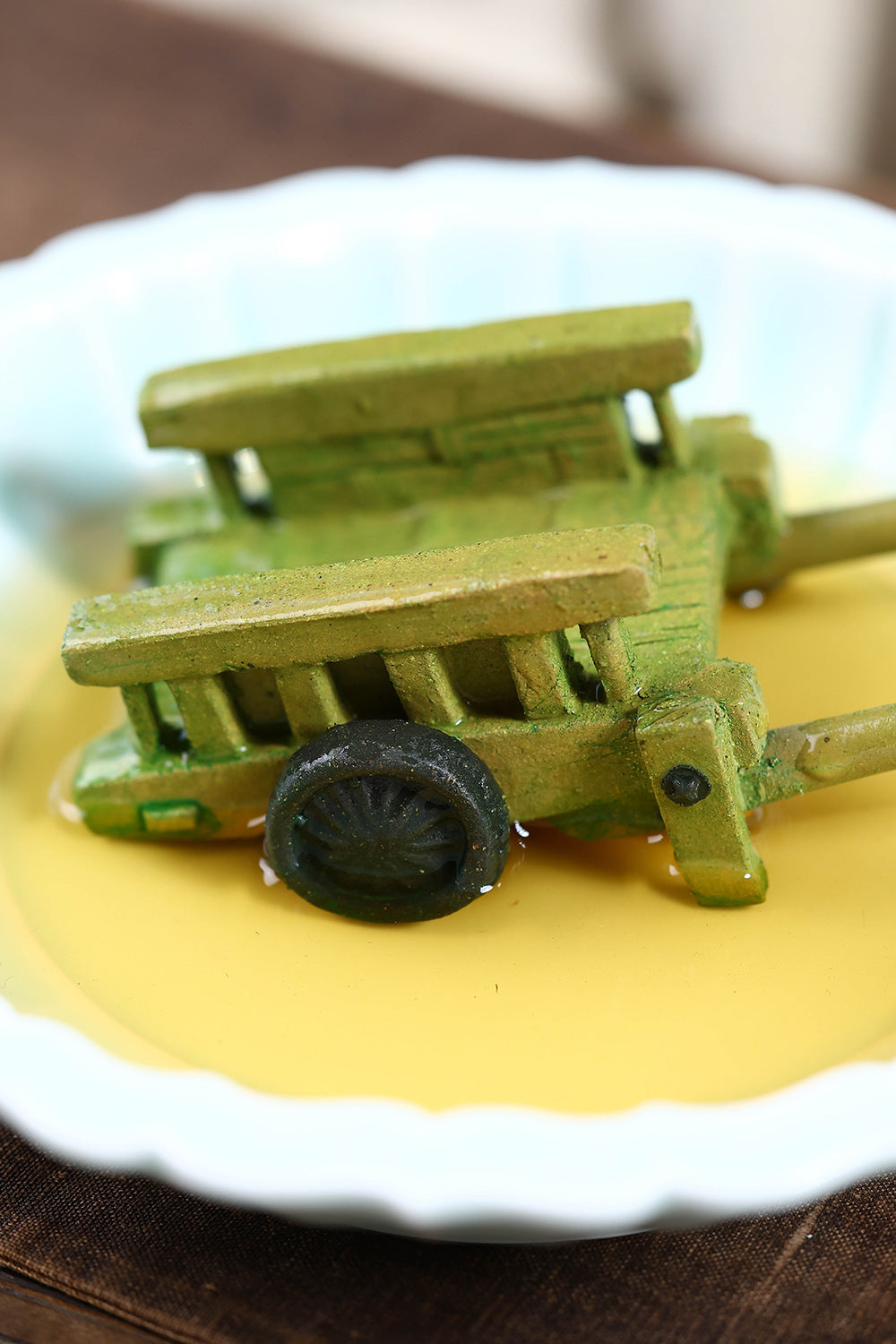 Gohobi Yixing Purple Clay Bamboo Trolley Tea Pet – Handmade Tea Table Ornament