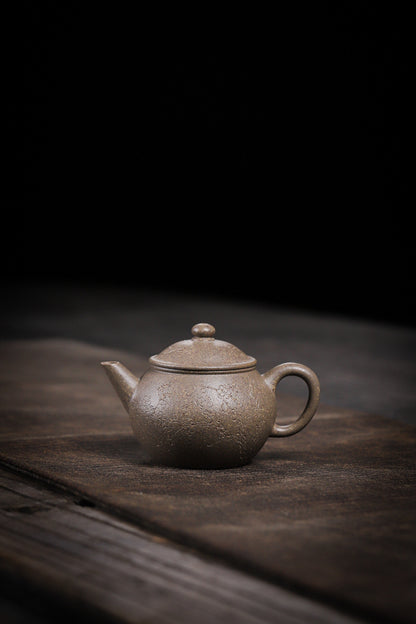 [Chingshui Tang 青水堂] Handmade Yixing Zisha Sandy Purple Clay Teapot – 130ml Handmade Original Ore Qing Jiangpo Clay Bala Shui Ping Teapot, Small Gongfu Purple Clay Teaware with Built-in Filter
