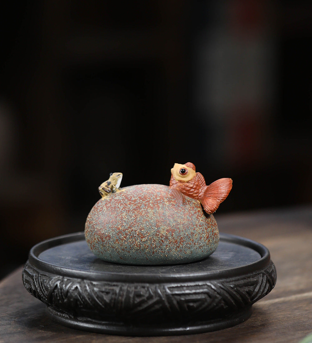 Gohobi Handmade Ceramic YiXing Clay Goldfish and Frog Ornament Tea pet