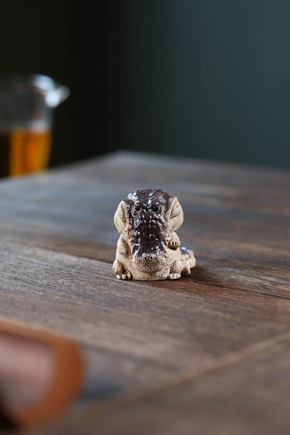 Gohobi Yixing Purple Clay Crocodile Tea Pet – Handmade Wealth Guardian Tea Table Ornament