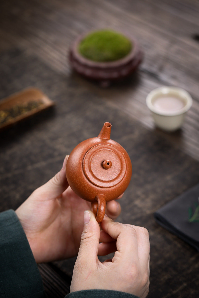 [Chingshui Tang 青水堂] Handmade Yixing Zisha Sandy Purple Clay Teapot – 120ml Original Ore Jin Jiangpo Clay, Handmade Thin Body with Built-in Filter, Da Bin Huai Yue Style Small Gongfu Teapot