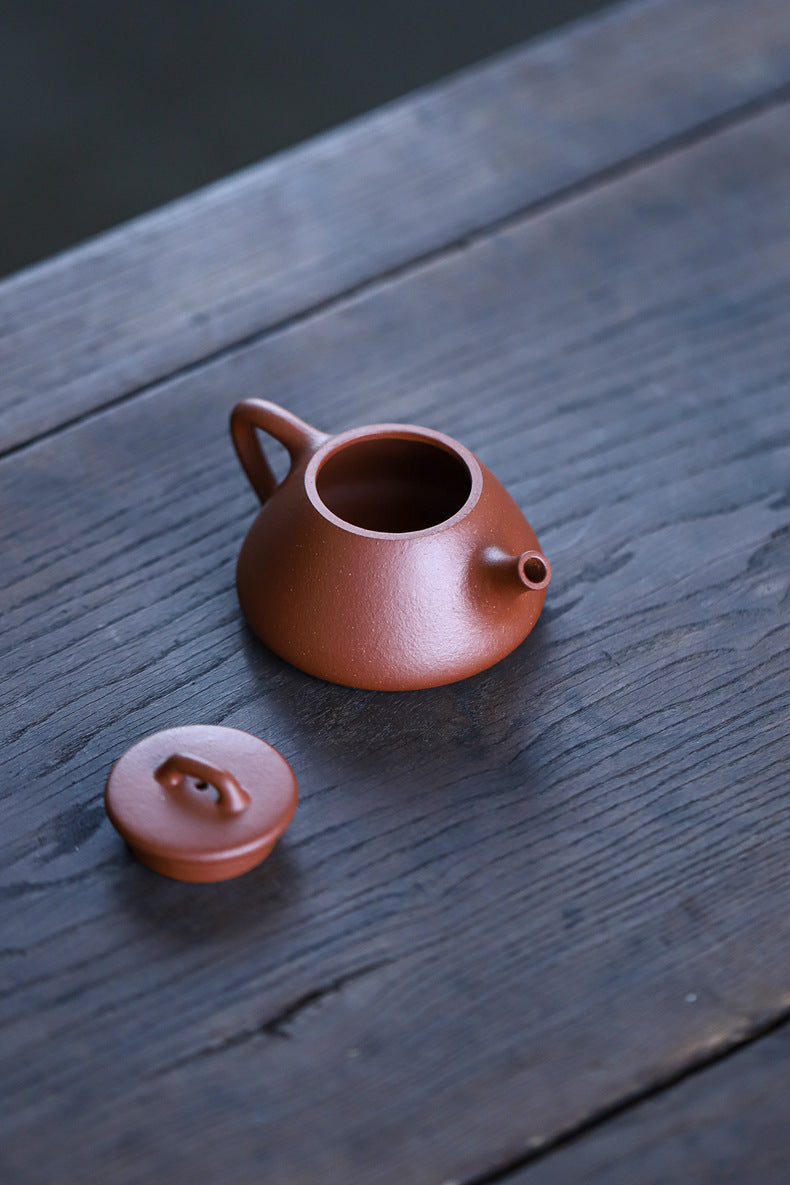 [Chingshui Tang 青水堂] Handmade Yixing Zisha Sandy Purple Clay Teapot – 120ml Handmade Original Ore Jiangpo Clay Shih Piao Style Thin-Walled Teapot, Ideal for Gongfu Tea and Gift Set, Suitable for Da Hong Pao